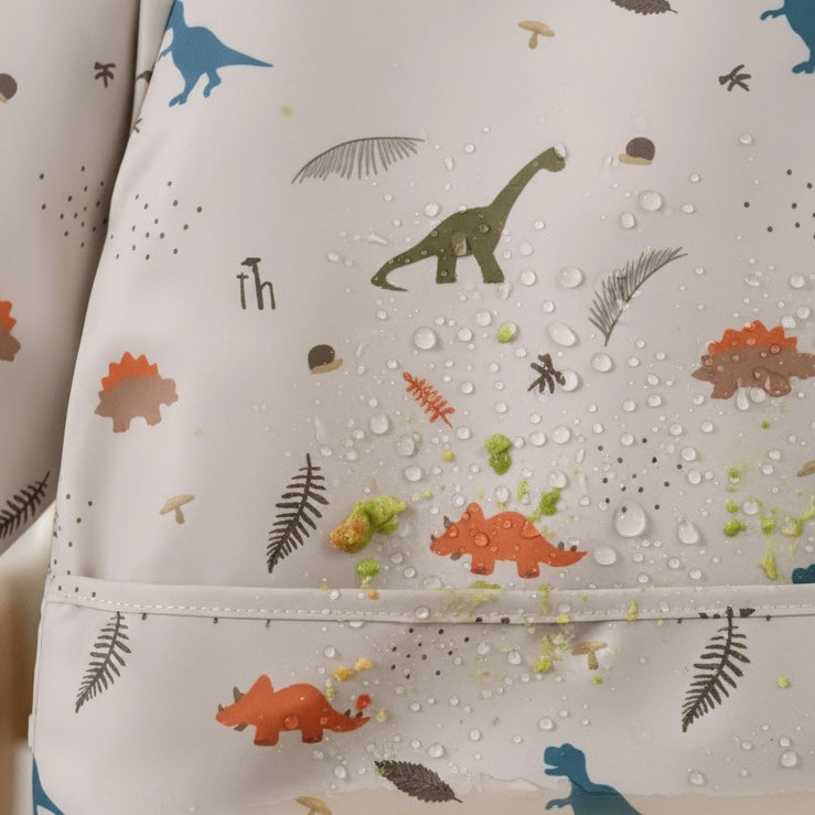 Babero impermeable con mangas